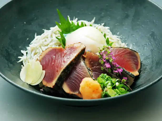 しらすと鰹漬丼
